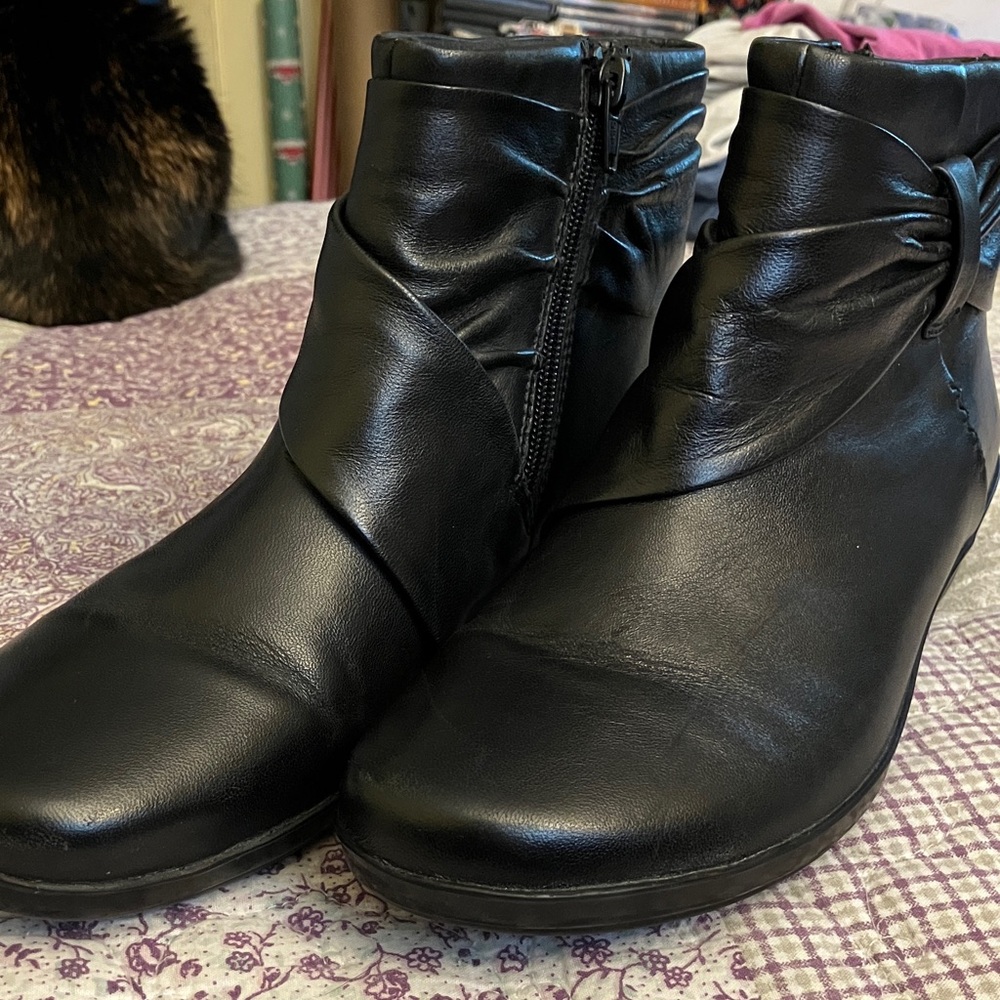 Clarks Black Ankle Booties EUC